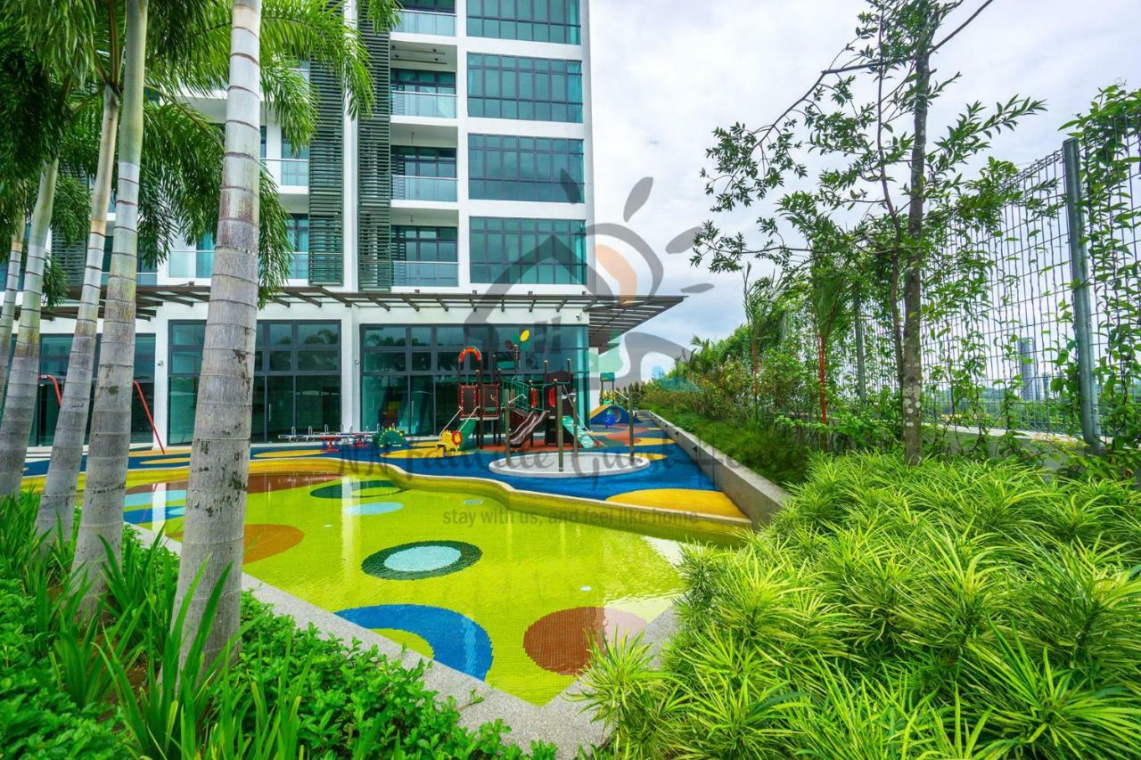Nn Famille Guest House Pasir Gudang Dış mekan fotoğraf