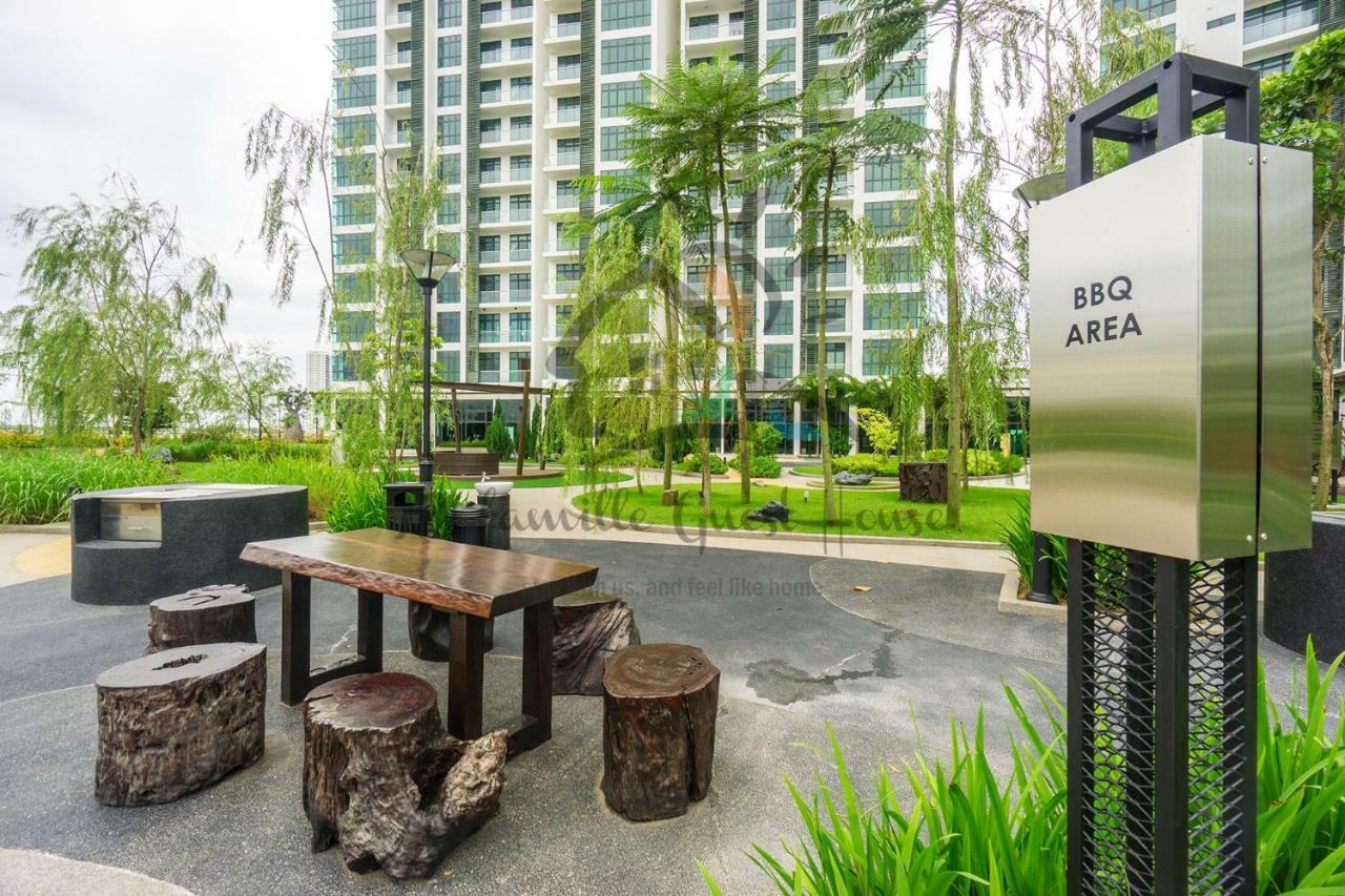 Nn Famille Guest House Pasir Gudang Dış mekan fotoğraf